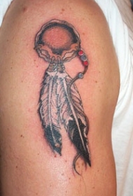 手臂北美土著羽毛护身符纹身图案