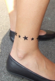 许多黑色的星星脚踝纹身图案