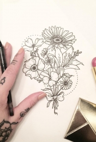 欧美小清新花朵线条点刺纹身图案手稿