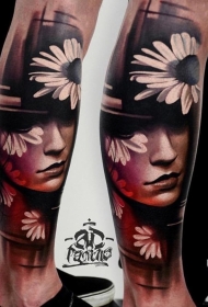 美丽的彩绘花朵与女性肖像小腿纹身图案