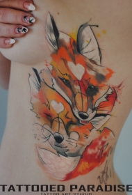 水彩画风格两只狐狸侧肋纹身图案