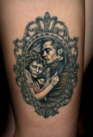 手臂彩色的3D夫妇肖像纹身图案