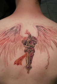 背部大翅膀的骑士天使纹身图案