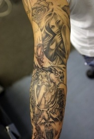 花臂天使和恶魔黑白纹身图案