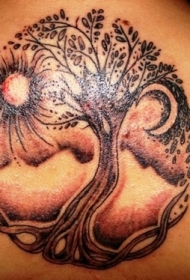 神奇的树太阳和月亮背部纹身图案