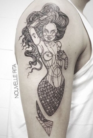 手臂黑色线条的美人鱼纹身图案