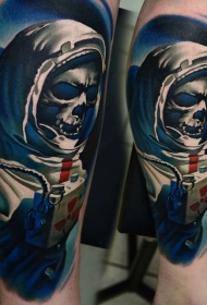 小腿3D逼真的彩色骷髅宇航员纹身图案