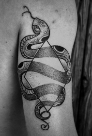 old school黑白点刺蛇与几何图形手臂纹身图案