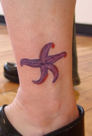 脚踝橙色和紫色海星纹身图案