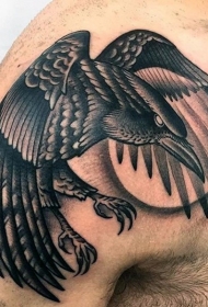 肩部3D黑白神秘的乌鸦纹身图案