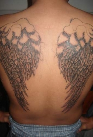 男性背部天使翅膀设计纹身图案