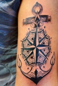 手臂美丽的黑白船锚和星星纹身图案