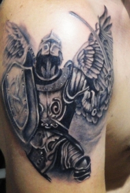 手臂无名战士和翅膀纹身图案