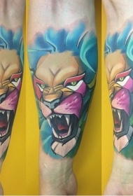 卡通风格彩色的吼叫狮子手臂纹身图案