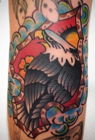 old school经典的彩色箭头与鹰手臂纹身图案