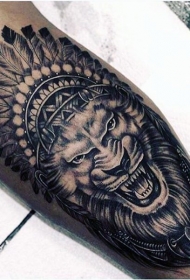 小腿黑白点刺印度狮子纹身图案