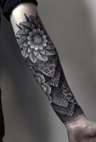 手臂3D风格漂亮的黑色部落花朵纹身图案