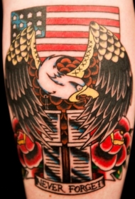 old school彩色美国国旗和鹰花朵纹身图案