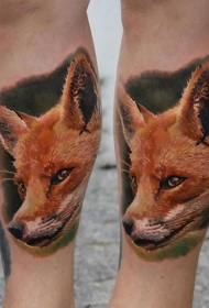小腿彩色写实风格的甜美狐狸头纹身图案