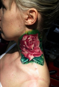 颈部如画的3D逼真淡粉色玫瑰花纹身图案