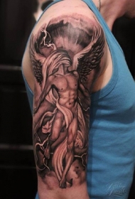 手臂奇妙的彩绘神秘天使与闪电纹身图案