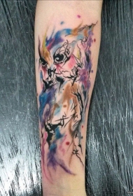 小臂欧美猫头鹰彩色泼墨纹身图案