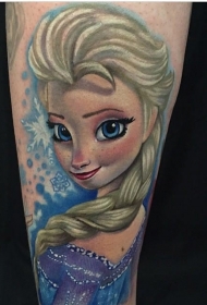 卡通风格的彩色美丽公主手臂纹身图案