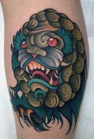 传统风格的亚洲彩绘石狮手臂纹身图案