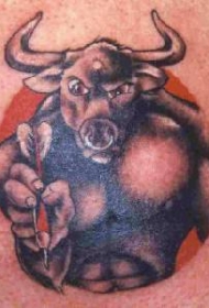 牛头人玩飞镖纹身图案
