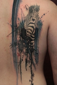 背部彩色抽象泼墨与斑马纹身图案