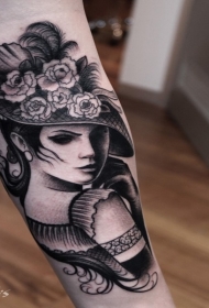 old school黑色美丽的女人与花朵手臂纹身图案