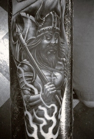 幻想风格的古代战士与斧头手臂纹身图案