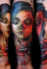 墨西哥传统女性肖像与鲜花彩色手臂纹身图案