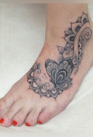 脚背性感的点刺蝴蝶梵花纹身图案