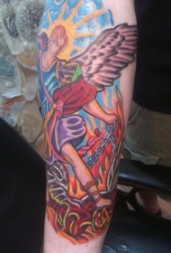 彩色的卡通天使和火焰手臂纹身图案