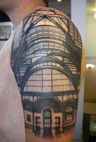 写实风格黑色的火车站手臂纹身图案