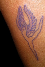 紫色的舞蹈天使轮廓纹身图案