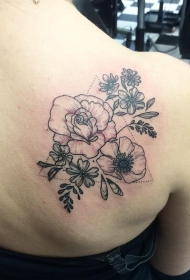 背部欧美玫瑰几何点刺纹身图案