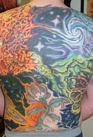 满背彩色的外星生物艺术纹身图案