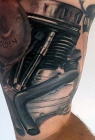 经典的黑色写实引擎手臂纹身图案
