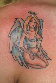 动漫风格的天使女孩彩色纹身图案