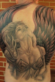 背部可爱的女战士天使纹身图案