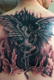 背部天使和恶魔纹身图案