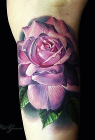 写实风格的粉红色玫瑰手臂纹身图案