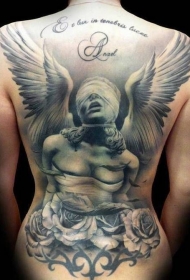 背部天使雕像和玫瑰图腾纹身图案