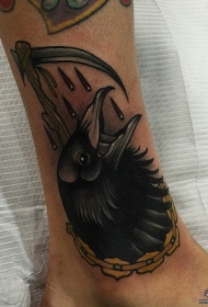 小腿乌鸦镰刀遮盖纹身图案