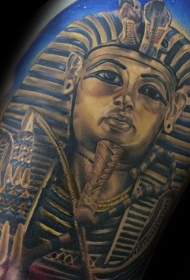 非常逼真的埃及法老金色雕像手臂纹身图案