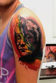 大臂抽象风格的列侬肖像彩色纹身图案