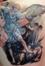 华丽的彩色天使战士和恶魔背部纹身图案