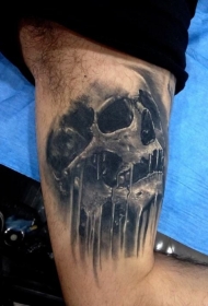 大臂3D黑色损坏的骷髅纹身图案